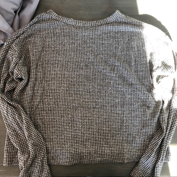 Forever 21 knit long sleeve - Picture 2 of 4